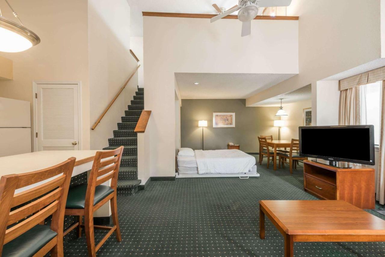 Hawthorn Suites Fort Worth University エクステリア 写真